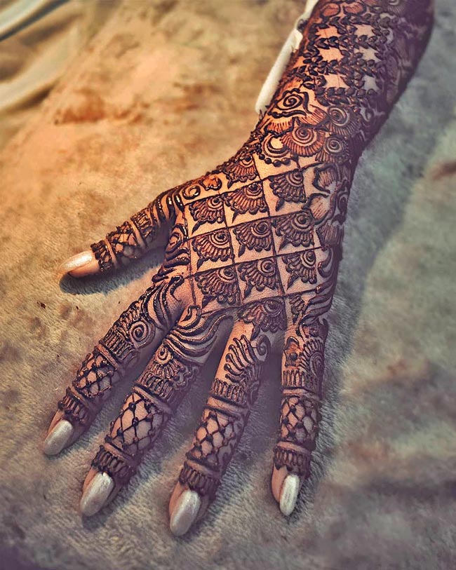 200+ Very Simple Mehndi Design Photo Gallery 2022 | Mehndi Design Simple –  Part 2 | Blush