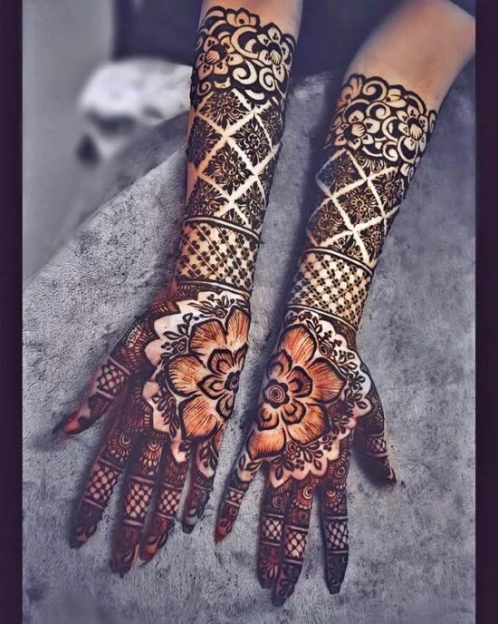 Flower Pattern Front Hand Mehndi Design